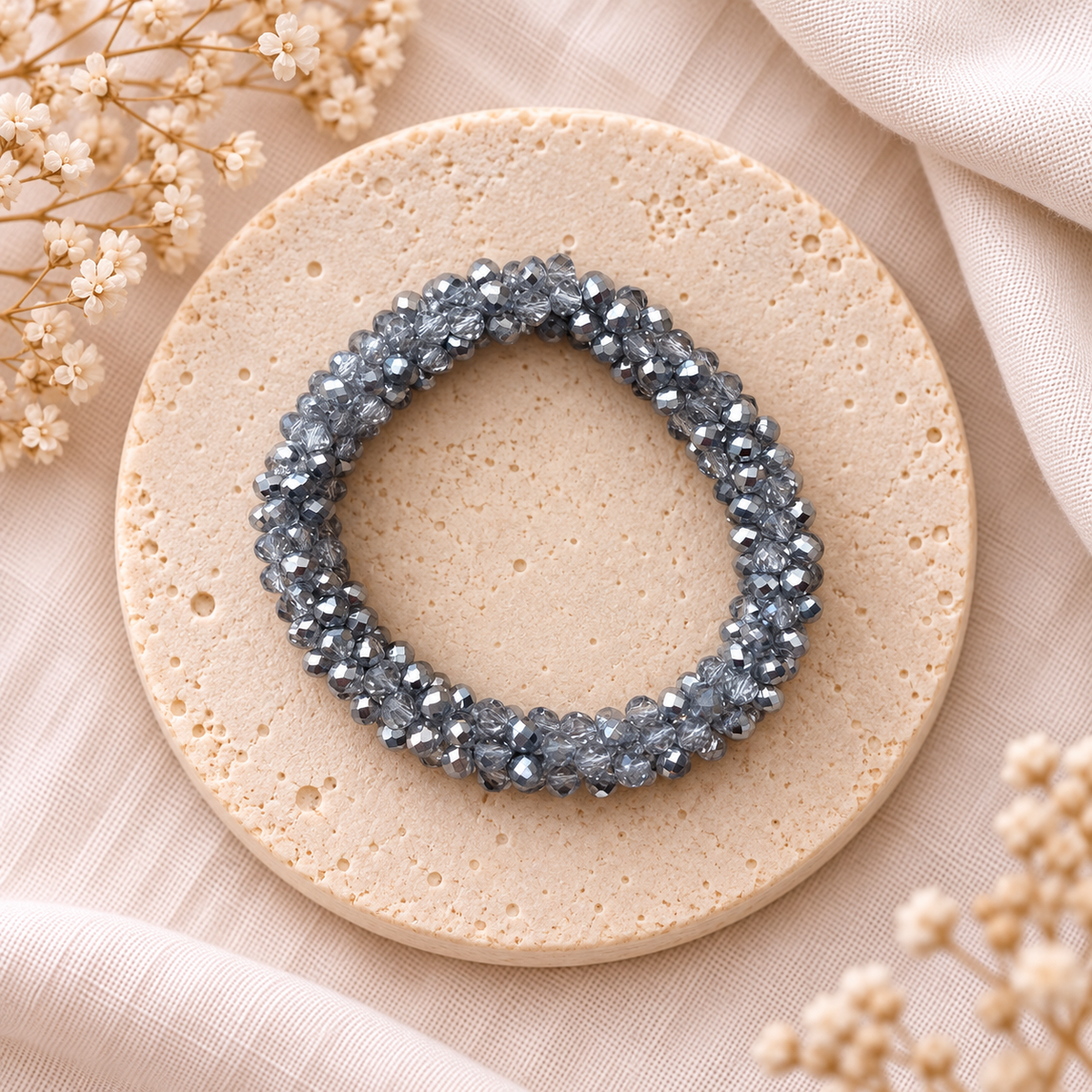 Bracelet élastique en perles de verre – Argenté | Trésors de Ava