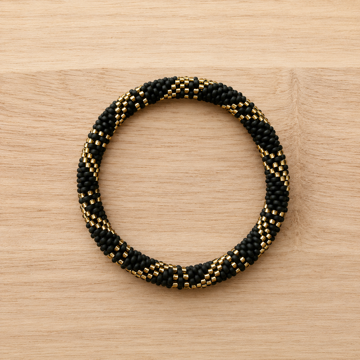 Bracelet népalais – Trésors de Ava BlackGOLD02