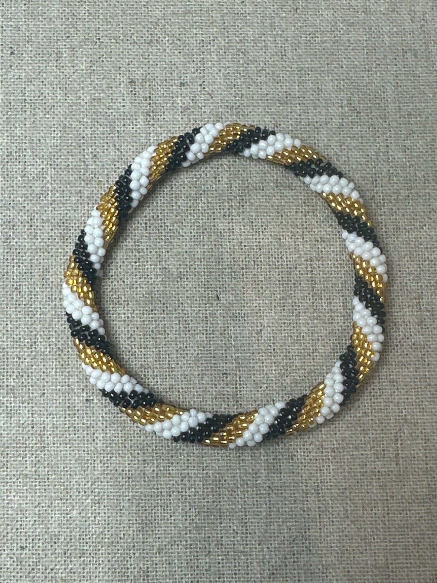 Bracelet népalais blanc doré SA-171