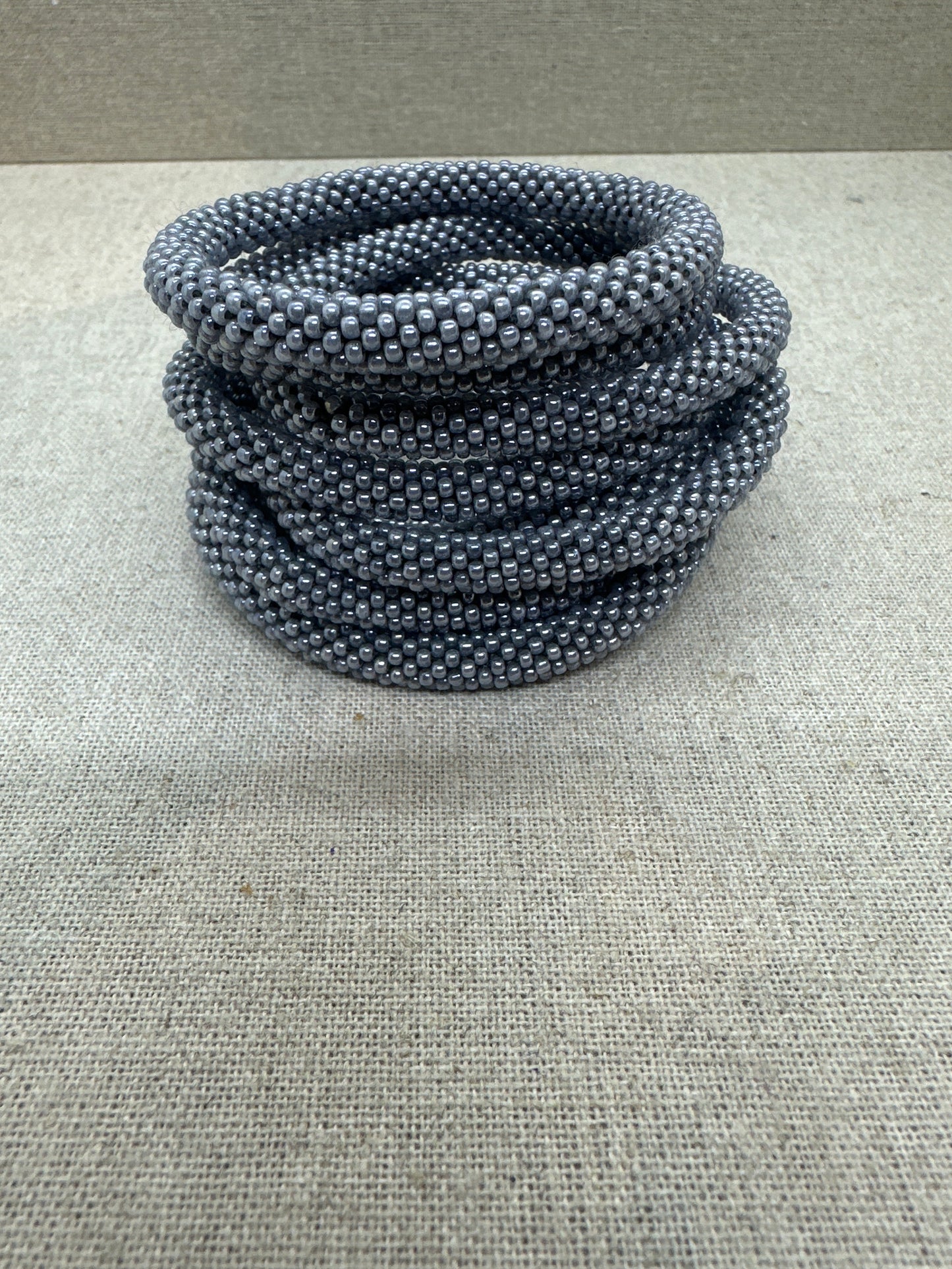 Bracelet népalais gris moyen SA-146