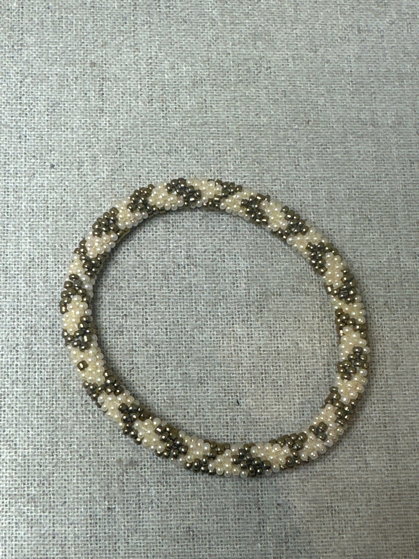 Bracelet népalais blanc doré SA-172