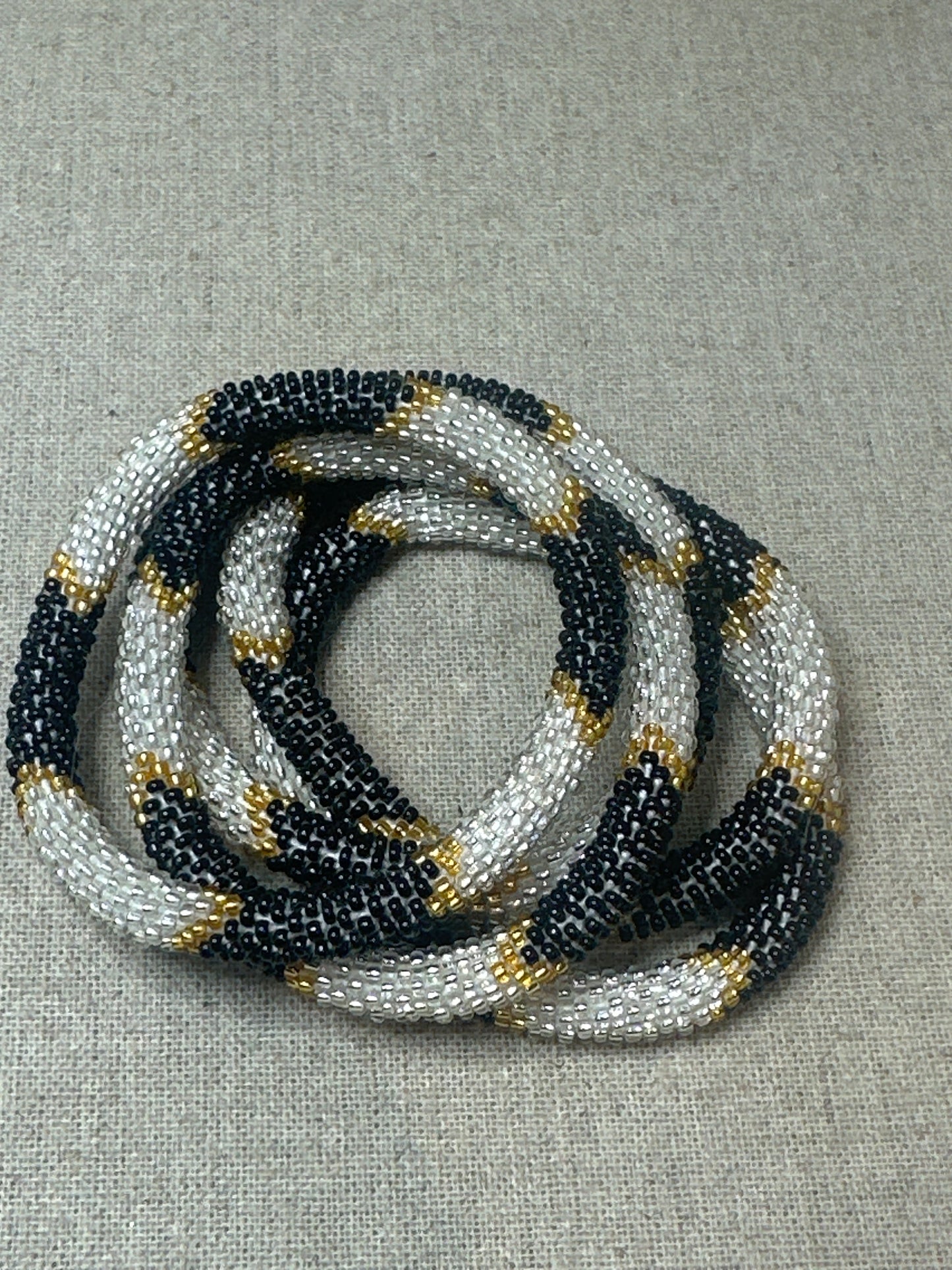 Bracelet népalais doré et noir SA-173