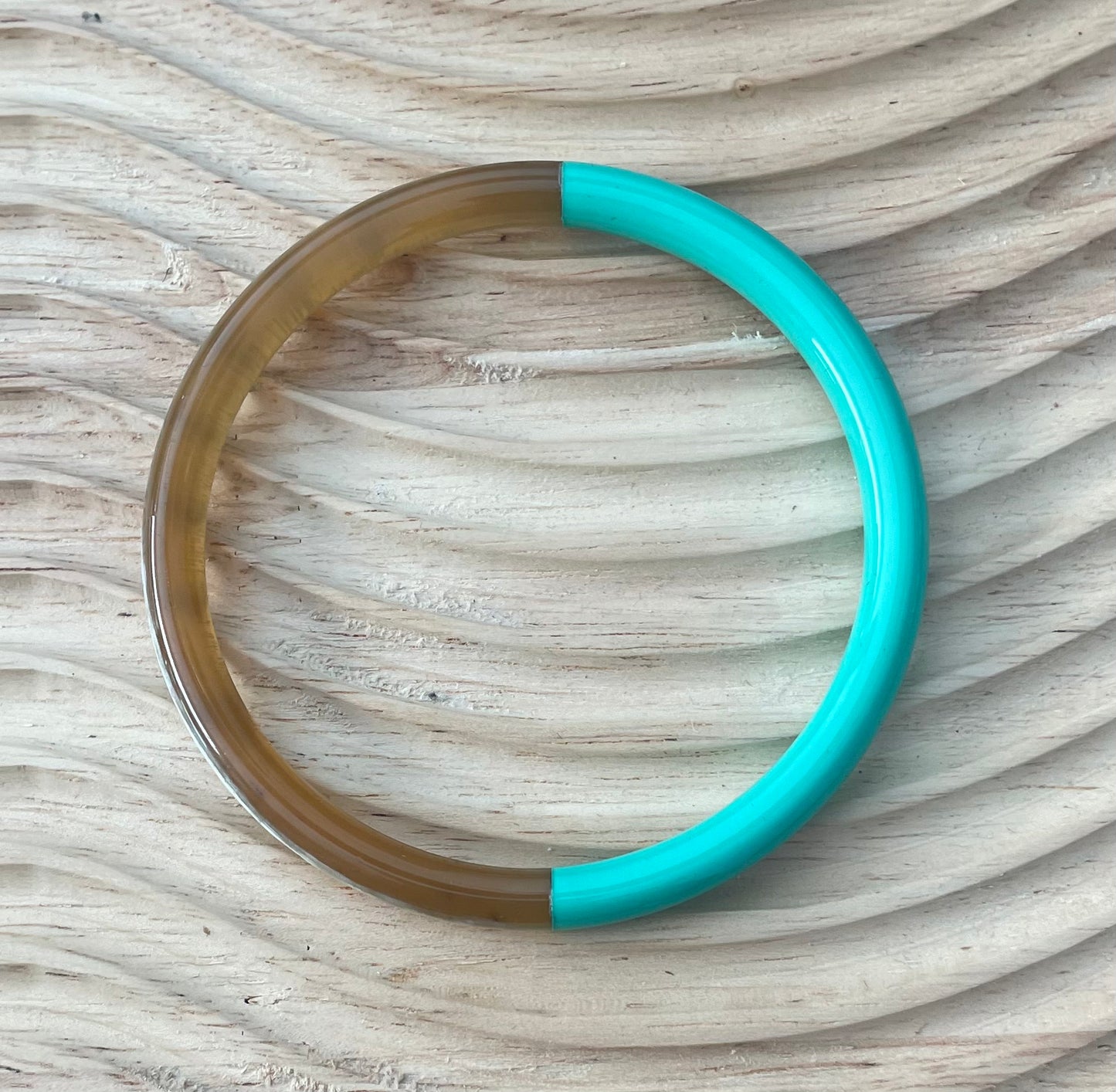 Bracelet vert en corne naturelle
