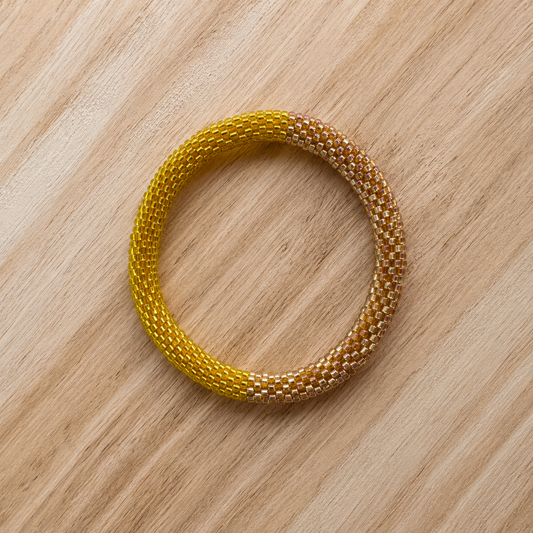 Bracelet népalais  – Trésors de Ava jaune light gold