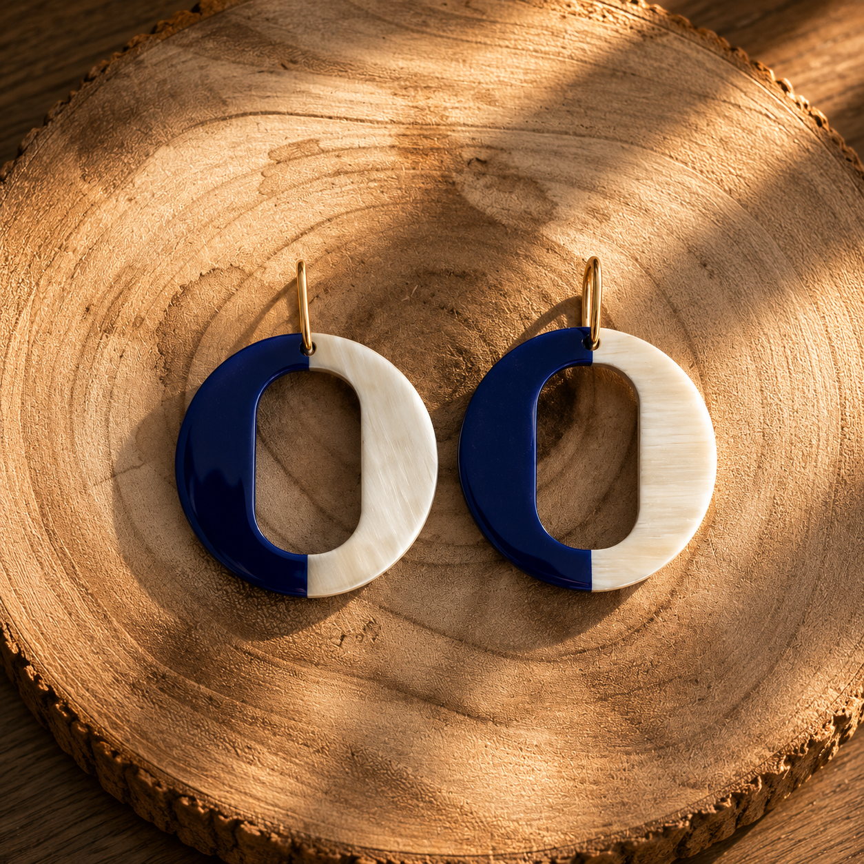 Boucles d’oreilles Signature en corne naturelle Intemporelle | Trésors de Ava