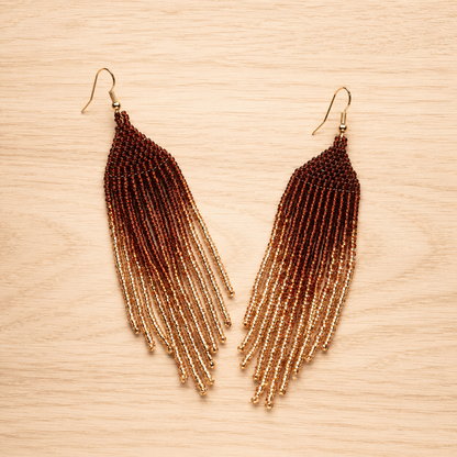 Boucles d’oreilles longues tissées en perles de verre Amara  – Trésors de Ava