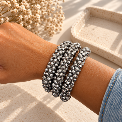 Bracelet élastique en perles de verre – Argenté   | Trésors de Ava