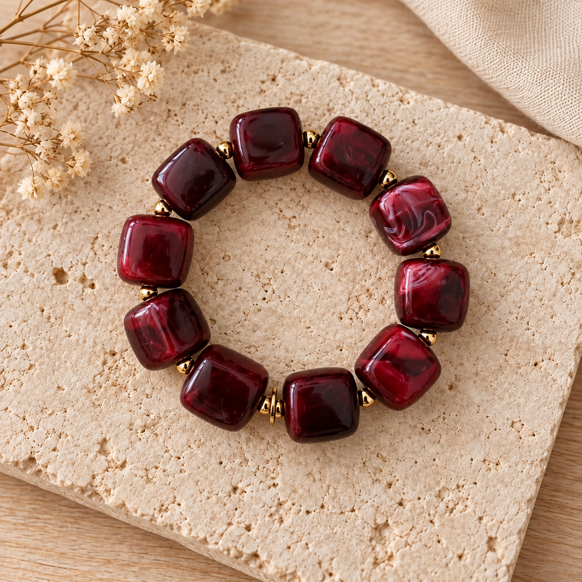 Bracelet Ice en perles carrées arrondies bordeaux | Trésors de Ava (Copie)
