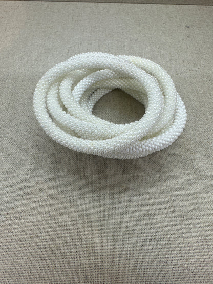 Bracelet népalais blanc nacré SA-40