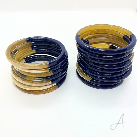 Bracelet bleu marine en corne naturelle