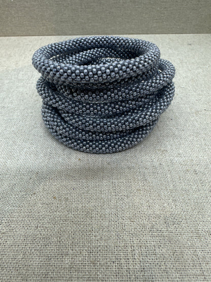Bracelet népalais gris moyen SA-146