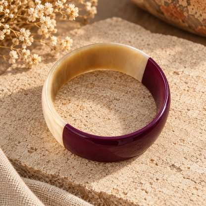 Manchette aubergine en corne naturelle - Bracelet artisanal- Trésors de Ava