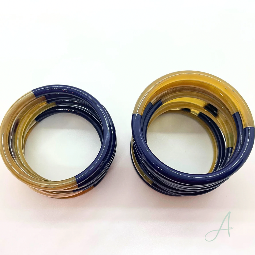 Bracelet bleu marine en corne naturelle