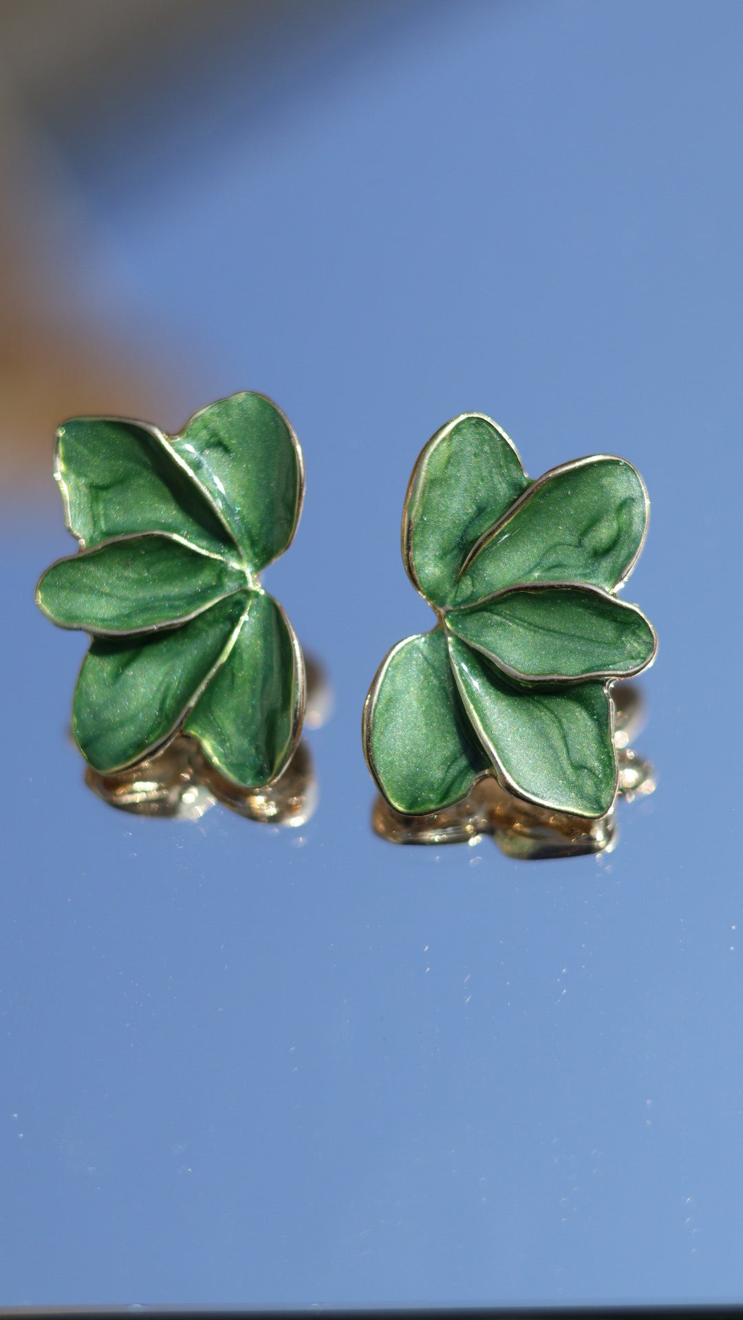 Boucles d’oreilles Soléa – demi-fleur