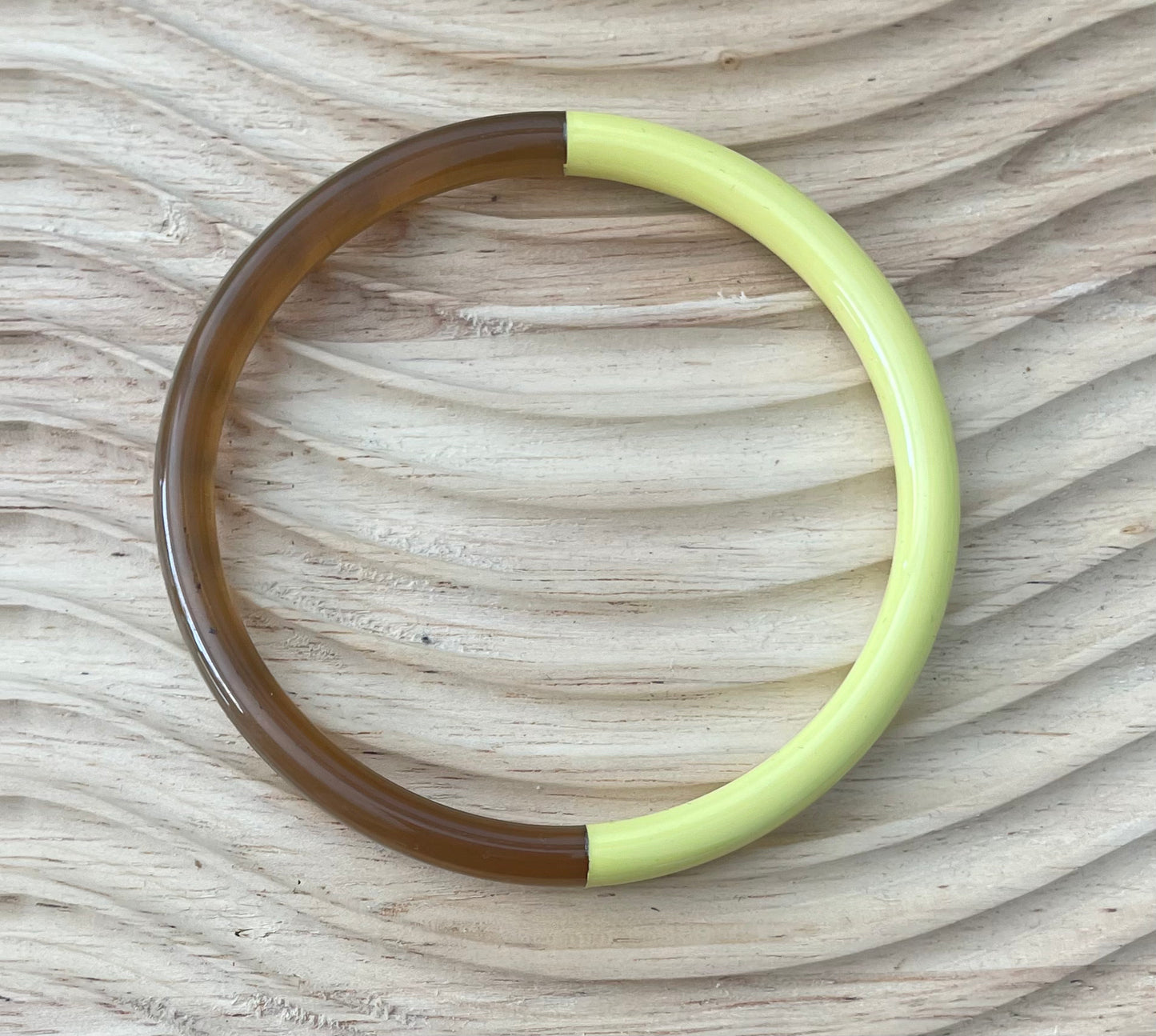 Bracelet jaune en corne naturelle