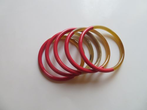 Bracelet Magenta en corne naturelle
