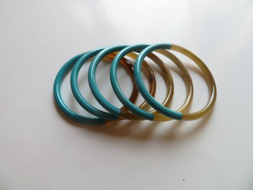 Bracelet bleu canard en corne naturelle