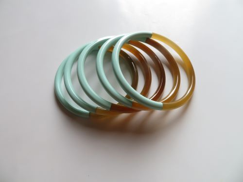 Bracelet vert d'eau en corne naturelle